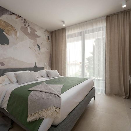 The Q Bliss - Your New 4-Star Hideaway With A Garage 로비니 외부 사진